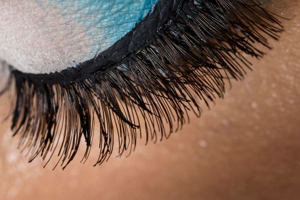 7 Best Eyelashes for Hooded Eyes